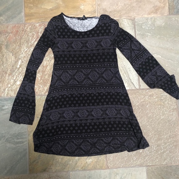 Forever 21 long sleeve dress - Picture 2 of 5